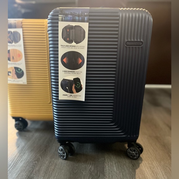 Carry on luggage set - Picture 6 of 8